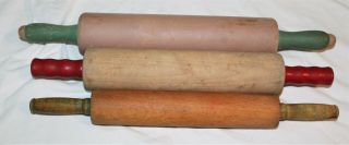 3 ANTIQUE VINTAGE WOOD ROLLING PINS WITH RED & GREEN WOOD HANDLES 2