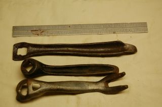 3 Vintage Antique Various Styles Wood Stove Lid Lifters Handles Tools 3