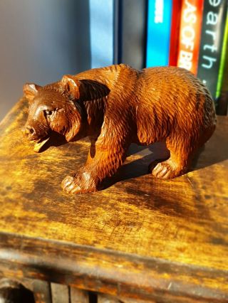 VINTAGE ANTIQUE CARVED WOODEN MINIATURE 5 inch BLACK FOREST BEAR WOOD Swiss 8