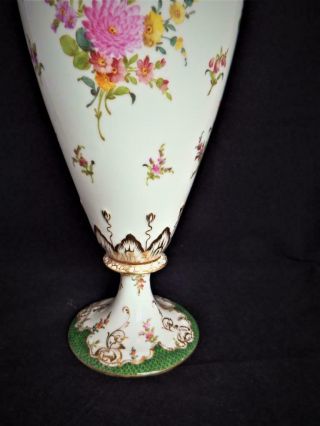 ANTIQUE DRESDEN PORCELAIN GERMANY TALL HAND PAINTED HANDLED LIDDED VASE 1900 ' s 7