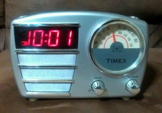 Vintage Retro Look Timex Alarm Clock Radio Model T247s Silver