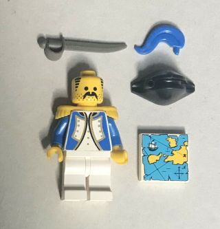LEGO Vintage Pirate - Imperial Guard Bluecoat Admiral With Map,  Hat,  Sword,  Plume 2