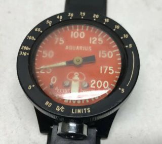 Vintage Aquarius depth gauge Aqua Lung U.  S.  Divers orange face scuba wrist 3