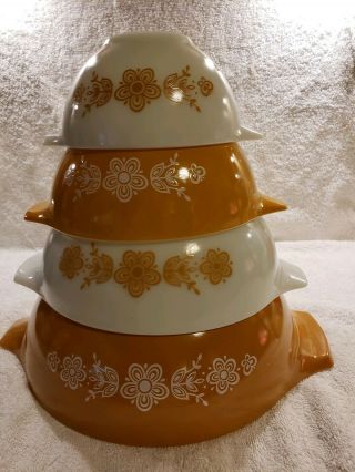 Antique Pyrex Complete Set Of Cinderella Bowls In Butterfly Gold