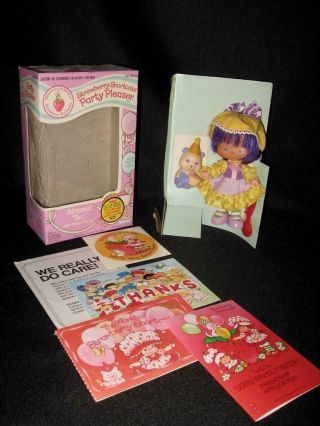 Vintage Strawberry Shortcake Party Pleaser Almond Tea Doll,  Marza Panda Complet