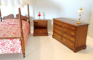Vtg.  Hello Dolly ? Doll House Canopy Bed Bedroom Suite w/ Dresser Tables Lamps 5