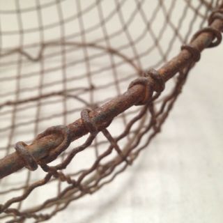 Vintage Rusty Metal Wire Round Basket w/ Handles 4