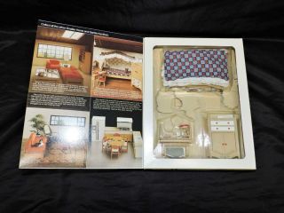 Vtg Tomy Smaller Homes and Garden Bedroom Set Dollhouse Furniture Teddy Bear Bed 3