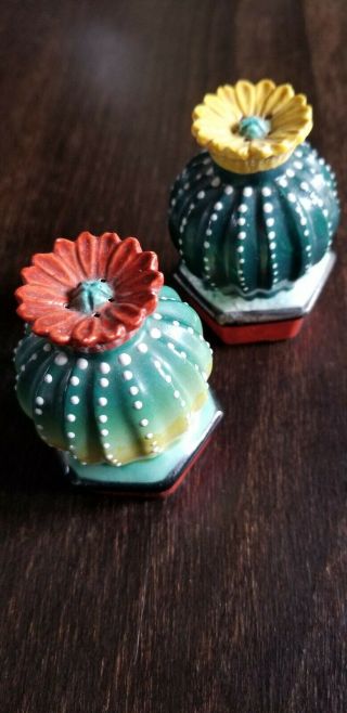 Vintage Mexican Desert Cactus Salt And Pepper Shakers Old 1930 