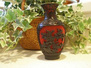 Vintage Chinese Black And Red Cinnabar Vase 7 1/4 " Tall