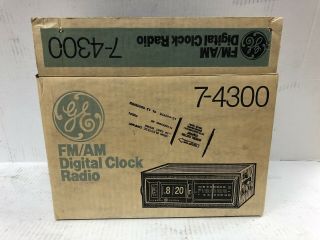 Vintage General Electric Flip Clock Am/fm Radio - Model 7 - 4300 Nos