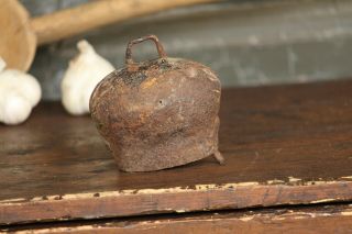 Vintage Copper Cattle Farm Bell Antique Large Rusty Cowbell Metal Cattle Bell 4