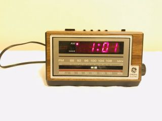 Vintage General Electric Ge Alarm Clock Am/fm Radio 7 - 4601a Battery Backup