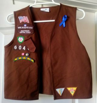Brownie Girl Scout Brown Vest 01672 Size Medium With Some Patches And Pins