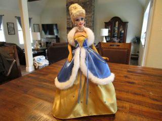 Disney Cinderella Brass Key Porcelain Doll Enchanted Tales Winter Fur 2007