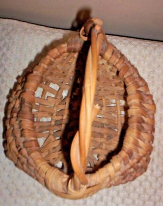 Antique Vintage Handmade Small Bun Egg Basket Made USA 2