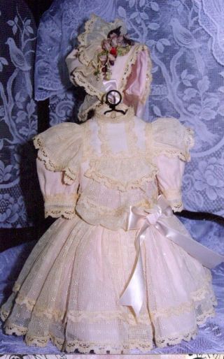 22 - 23 " Antique Doll Lace Dress Bonnet/hat Pattern/french Bebe Bru/jumeau - German