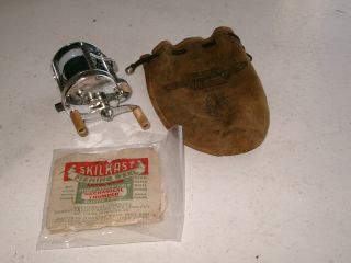 Vintage 1953 Pflueger " Skiilkast " Level Wind Fishing Reel Leather Bag Paperwork