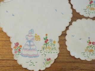 VINTAGE EMBROIDERED CRINOLINE LADY LINEN MATS X 3 DOILLIES TABLE CENTRE RUNNER 2