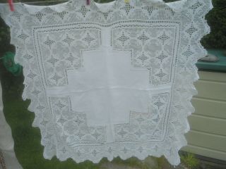 A Very Pretty White Linen And Lace Tablecloth 35 " Square