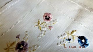 Ant Irish Linen Tablecloth Society Silk Hand Embroidery Detail On Corners