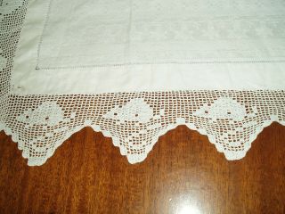Vintage Linen & Lace Crochet Mouse Design Table Cloth 36 " X 26 "