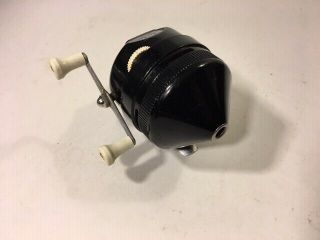 VINTAGE ZEBCO 202 FISHING REEL MADE IN USA 2