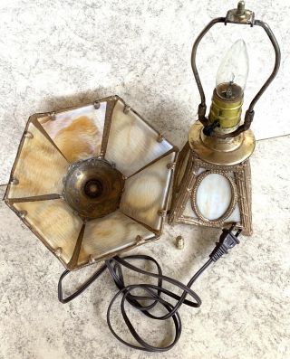 ANTIQUE ARTS & CRAFTS - MISSION SLAG GLASS LAMP - BRASS - SPELTER - - LIGHTED BASE 8