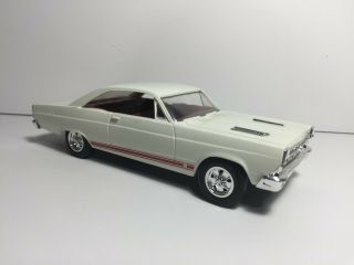 Amt/ertl 1966 Ford Fairlane Gt/a 1/24 Scale Promo Wimbledon White Red Stripes Nr