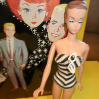 1963 VINTAGE FASHION QUEEN BARBIE IN CASE WITH CLOTHING ACCESSORIES SHOES BOOTS, 7