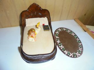 Vintage Dollhouse Miniatures 1:12 Mahogany Bed W/teenage Figure And Bible & Rug