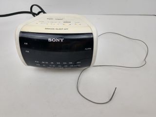 Sony Dream Machine Vintage Alarm Clock Am/fm Radio Electronic Icf - C112 White Vtg