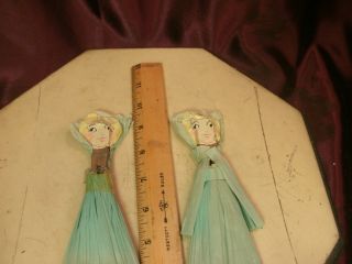 2 Vtg 1930 - 40 ' s clothes pin CREPE PAPER FIGURINES/DOLLS - 2