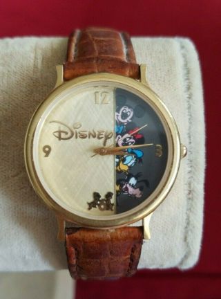 Vintage " Disney " Mickey & Friends Disney Design Gold W/ Leather Band Watch