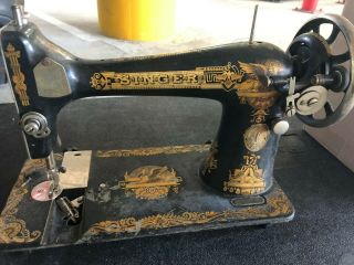 Singer Model 27 Sewing Machine 1910 G0114254