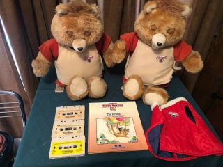 2 Vintage Animated Teddy Ruxpins Worlds Of Wonder Plus A Book And Tapes