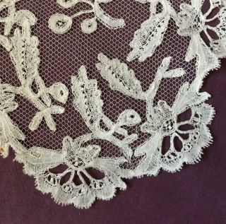 1.  1m EXQUISITE 19th CENTURY BRUSSELS HONITON LACE FICHU SCARF LAPPETS 323 6