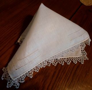Very Fine Vintage Linen Handkerchief W/lace Trim