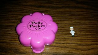 Vintage Polly Pocket 1990 Mr.  Fry 