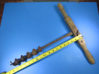 Antique Primitive Beam Auger Hand Drill Great Patina 1.  75 Inch Wooden Handle VSL 2