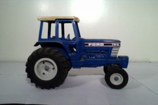 Vintage Tractor Ertl Ford Tw - 5 Fwda Die Cast Blue Toy Tractor Antique