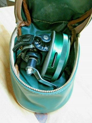 VINTAGE JOHNSON 110A FISHING REEL,  THE CITATION,  W/GREEN CARRYING CASE 2