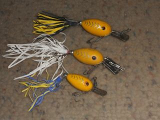 3 Vintage Fred Arbogast Arbo - Gaster 1.  25 " - 1.  5 " Fishing Lures - Yellow Shore