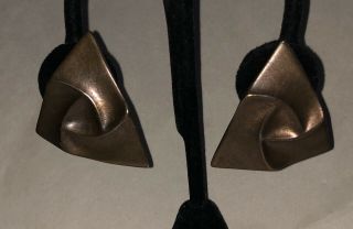 Vintage Mid - Century Modern Antiqued Bronzed Knotted Triangle Clip Earrings