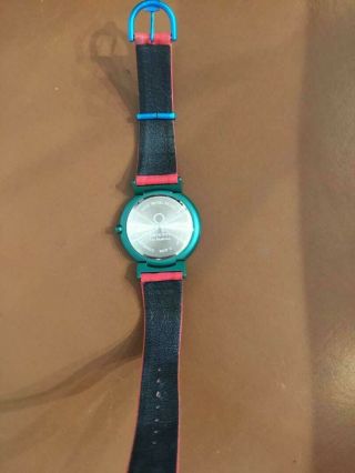 VINTAGE UNITED COLORS OF BENETTON BY BULOVA WATCH QUARTZ RED BAND GREEN FACE 5