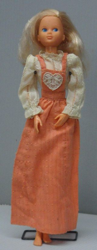 Vintage Doll Mattel Young Sweethearts Melinda Barbie 11 1/2 " Tall Dress