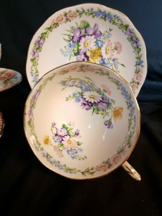 Vintage Roslyn English Fine Bone China Teacup And Saucer In The Garland Pattern