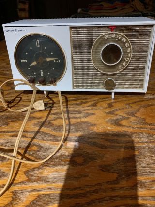 Vintage Ge General Electric Clock Radio Alarm Clock Mid Century Or Later