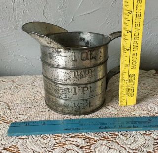 Antique Tin Measuring Cup 1 Quart Qt.  Collectible Kitchenware Vintage 2