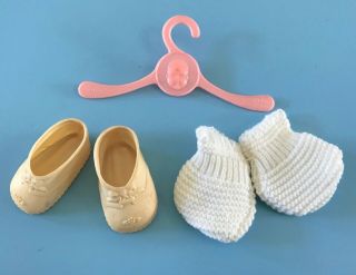 Vintage Orig.  Tiny Tears Doll Shoes Betsy Wetsy Dy - Dee Baby W/ Booties & Hanger